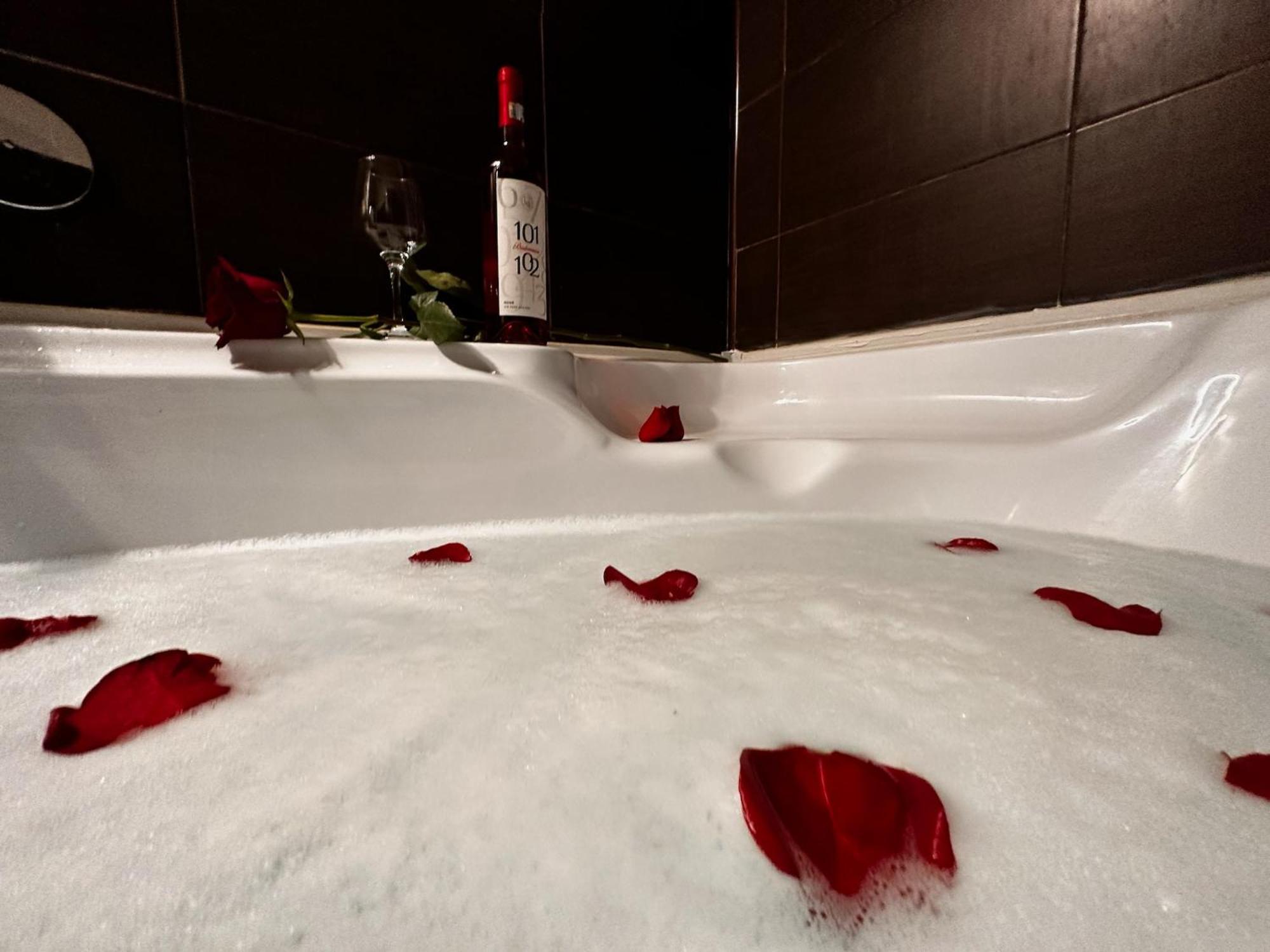 Romantic Charm, Spa, Free Early Check-In Bucareste Exterior foto